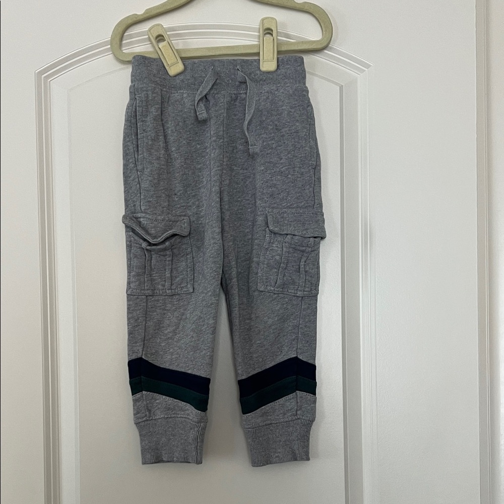 Hanna Andersson | (3T) Slim Gray Cargo Joggers Navy and Green